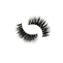 Load image into Gallery viewer, PRETTY SINS 3D MINK EYELASHES.....&quot; I&#39;M FRESH &quot;
